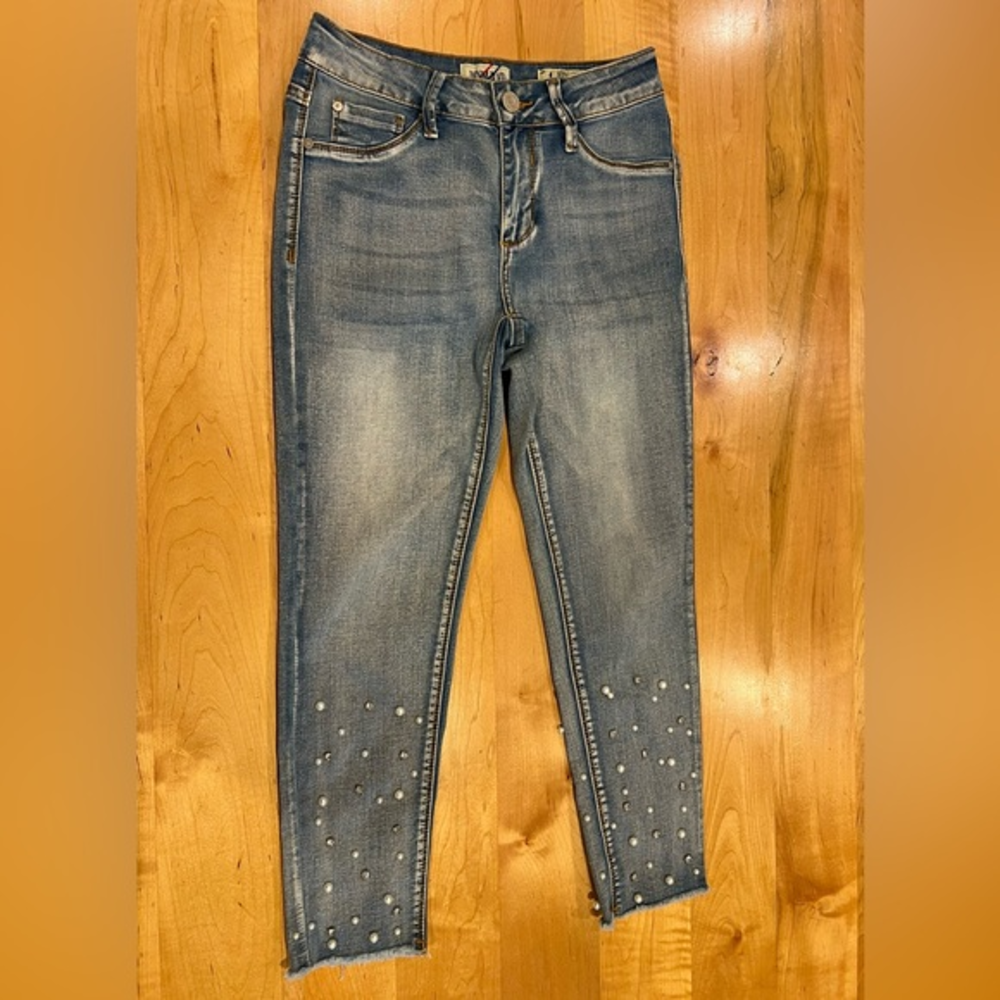 Denim Blvd Cropped Jeans Pearl Rhinestone‎ Accent Junior’s Size 1